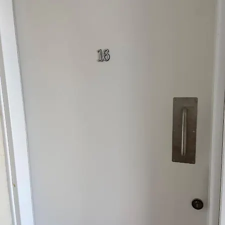 Апартаменты 2 Bedroom In Center! 16